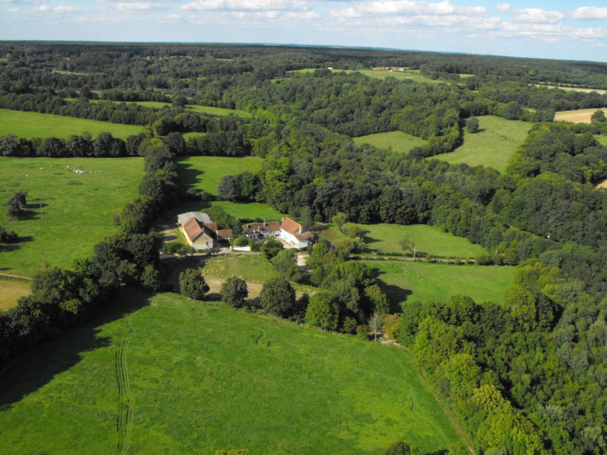 مبيت وإفطار Saint-Amand-en-Puisaye Domaine De Varenne المظهر الخارجي الصورة
