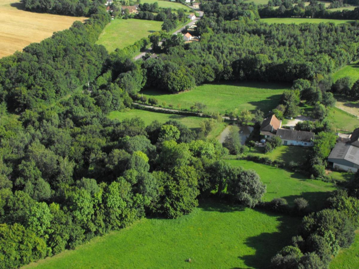 مبيت وإفطار Saint-Amand-en-Puisaye Domaine De Varenne المظهر الخارجي الصورة